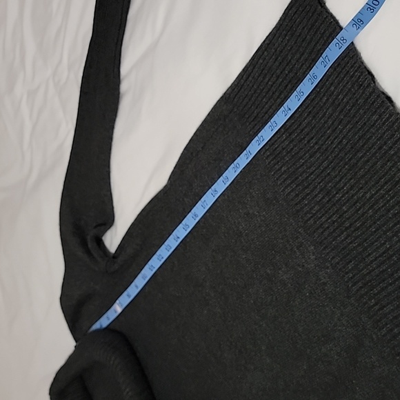 Women's Sweater - Picture 8 of 8